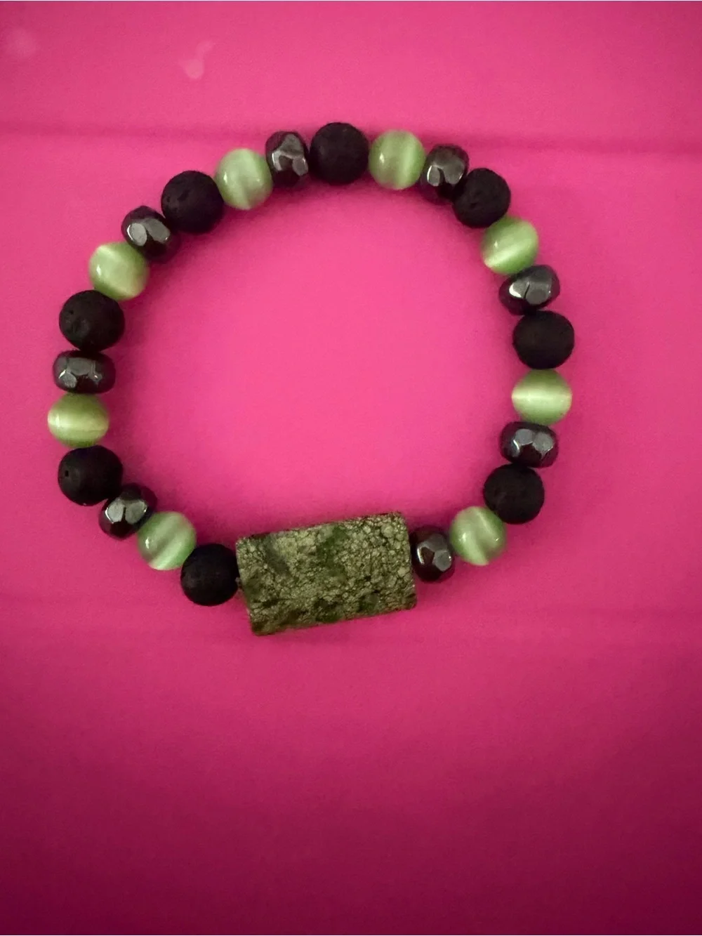 N/A green cat